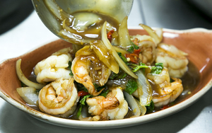 20170524 Chilli Banana King Prawn Phad Krapow Gung Dish 7