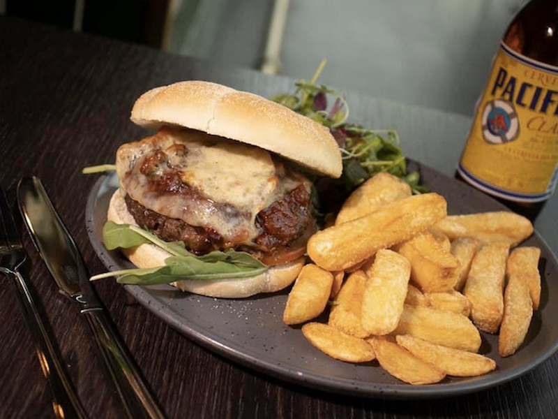 Courtyard Wagyu Burger With Whiskey And Bacon Jam Topped With A Bit Of Monterey Jack Cheddar Cheese Royal Court Liverpool Eating Out Offers
