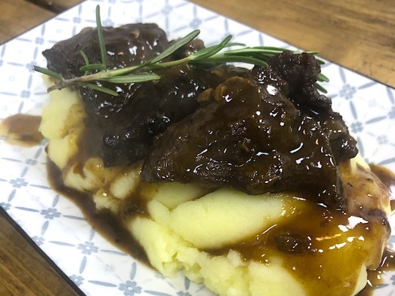 Ox Cheeks Braised In Red Wine With Mashed Potato