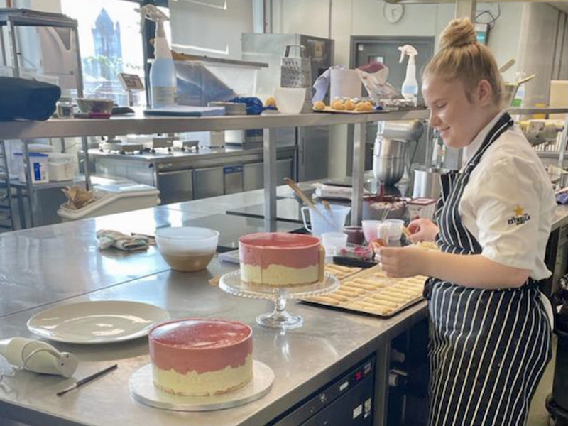 Beth Disley Jones Craft Guild Of Chefs Graduate Award Pastry Art School Liverpool Wirral Kitchen 2