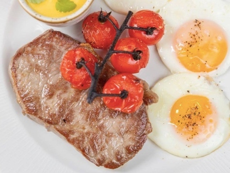 Masons Steak And Eggs With Tomatoes And Hollandaise