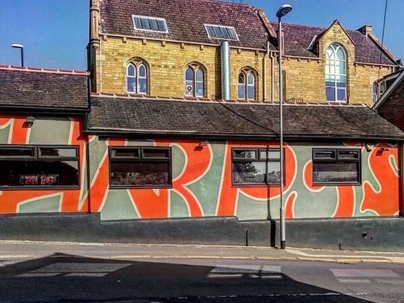 The Iconic Exterior Of Harpos A Family Owned Pizza Restaurant In Leeds