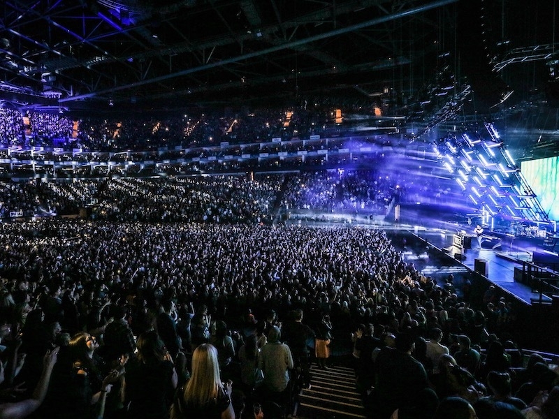 A Wide Angle Shot Of Craig David Onstage In His Last Arena Tour