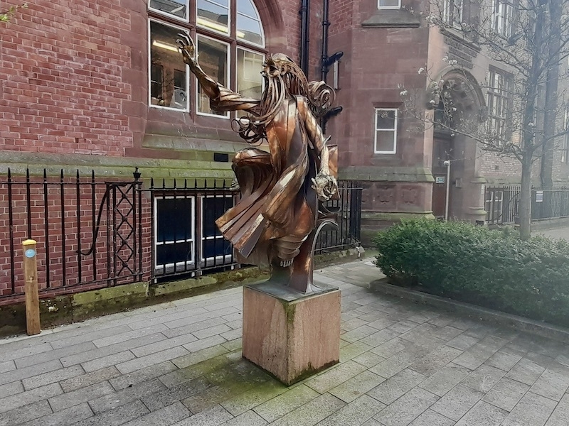 Liverpool Statues University