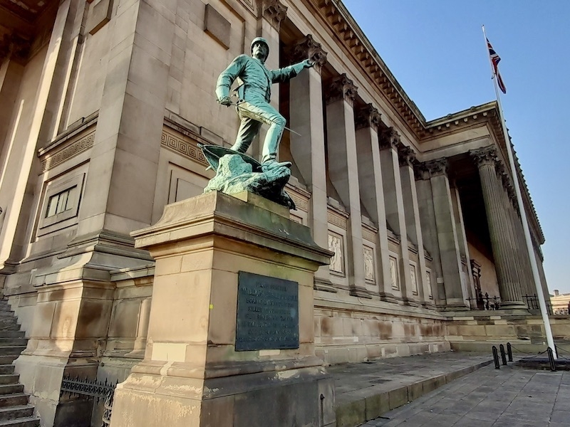 Liverpool Statues St Georges Hall William Earle