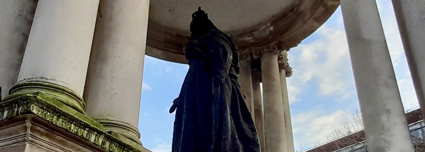 Liverpool Statues Queen Victorias Knob