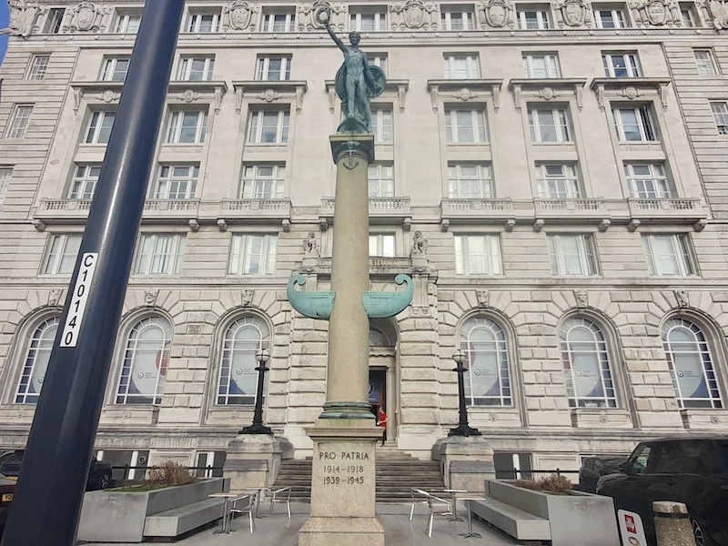 Liverpool Statues Cunard Building