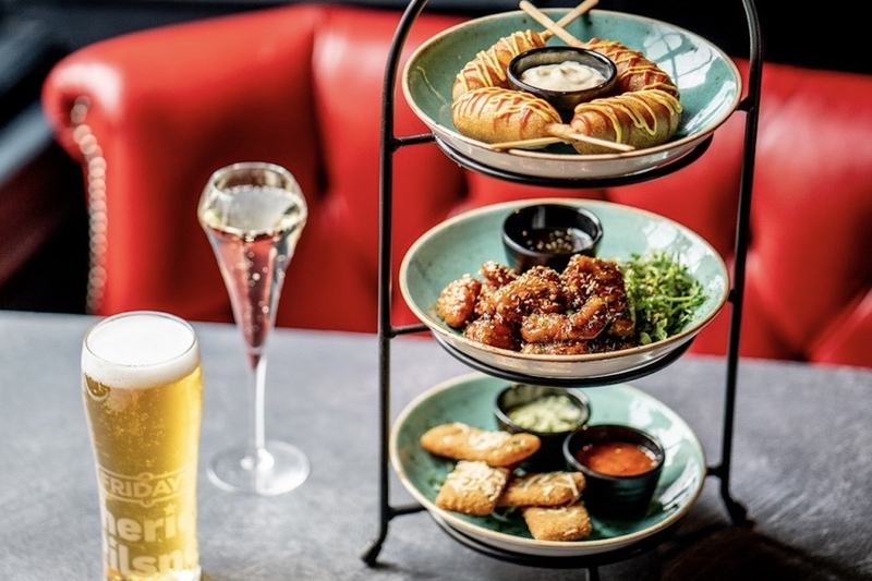 Tgi Fridays Liverpool Bottomless Brunch Prosecco Beer
