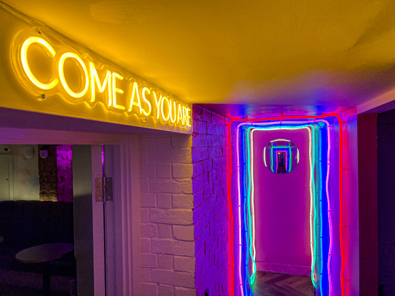 Come As You Are Neons At Alibi In Altrincham