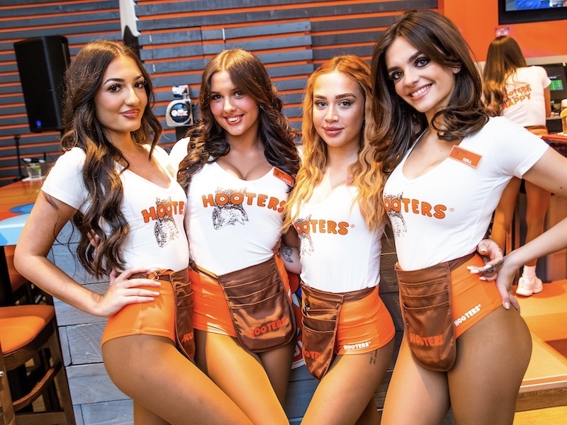 Hooters Liverpool Girls 3