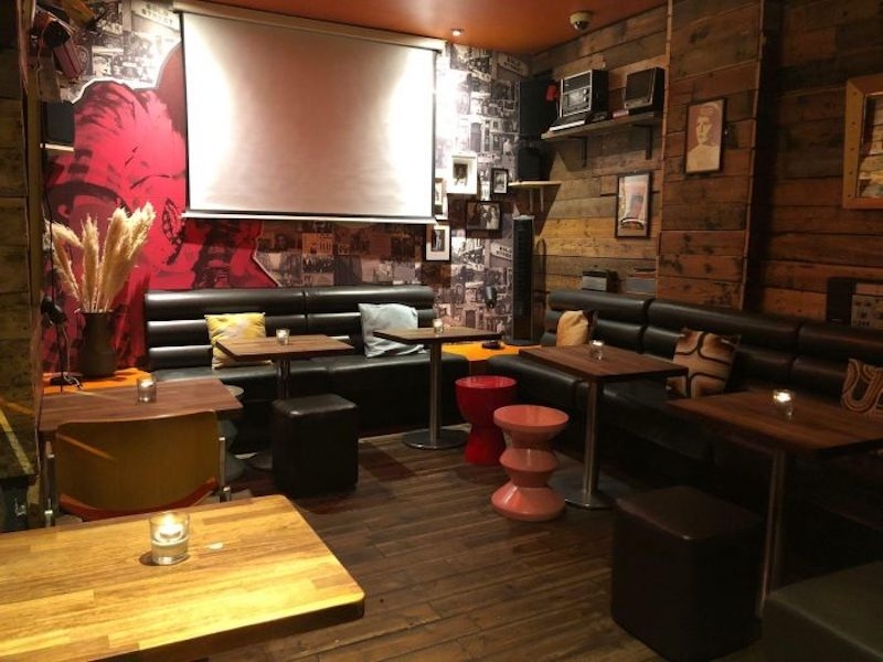 20230516 Small Private Cinema Screen In Cafe Tabac Liverpool