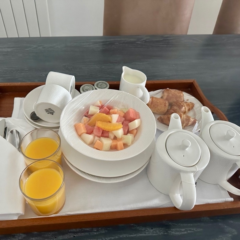 2024 04 25 Guernsey La Fregate Breakfast In Bed 1