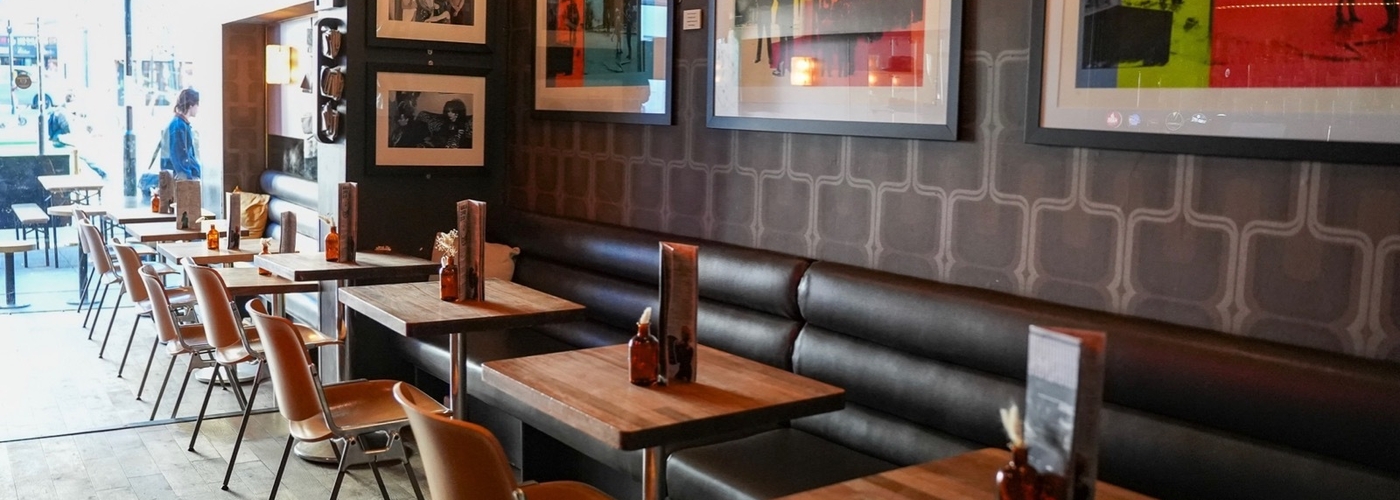 2025 12 01 Café Tabac Inside 1