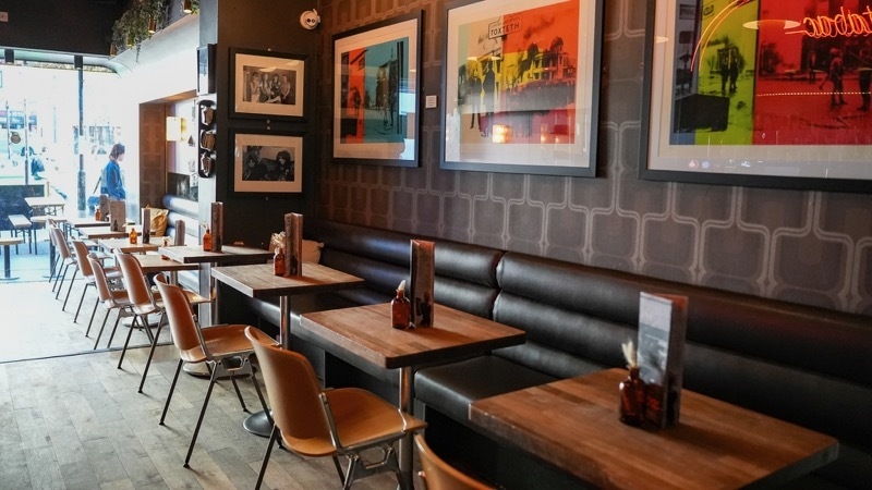 2025 12 01 Café Tabac Inside