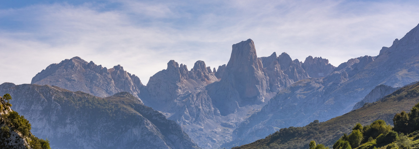 Picu Urriellu Subiendo De Carrena A Asiegu Original 1 Scaled