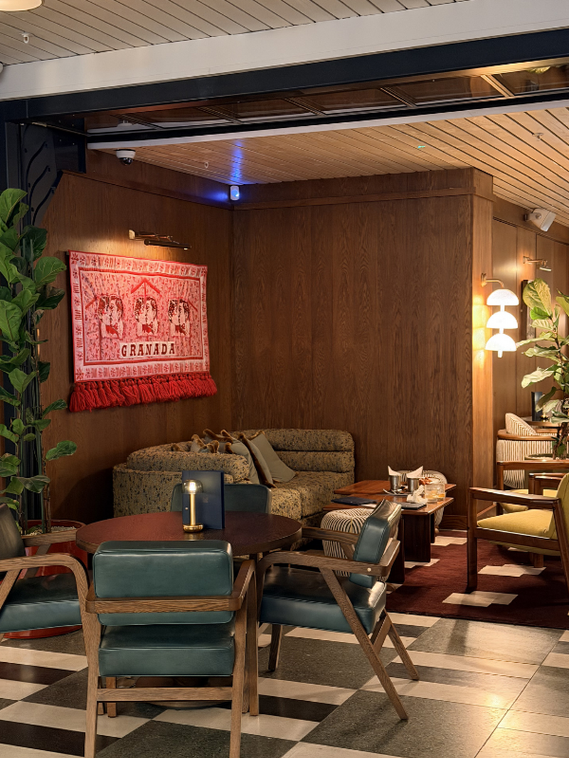 2026 04 05 Mollies Lobby