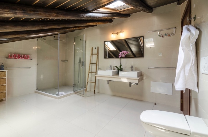 2026 04 17 Figs On The Funcho Retreat Venue Shared Bathroom 43 L