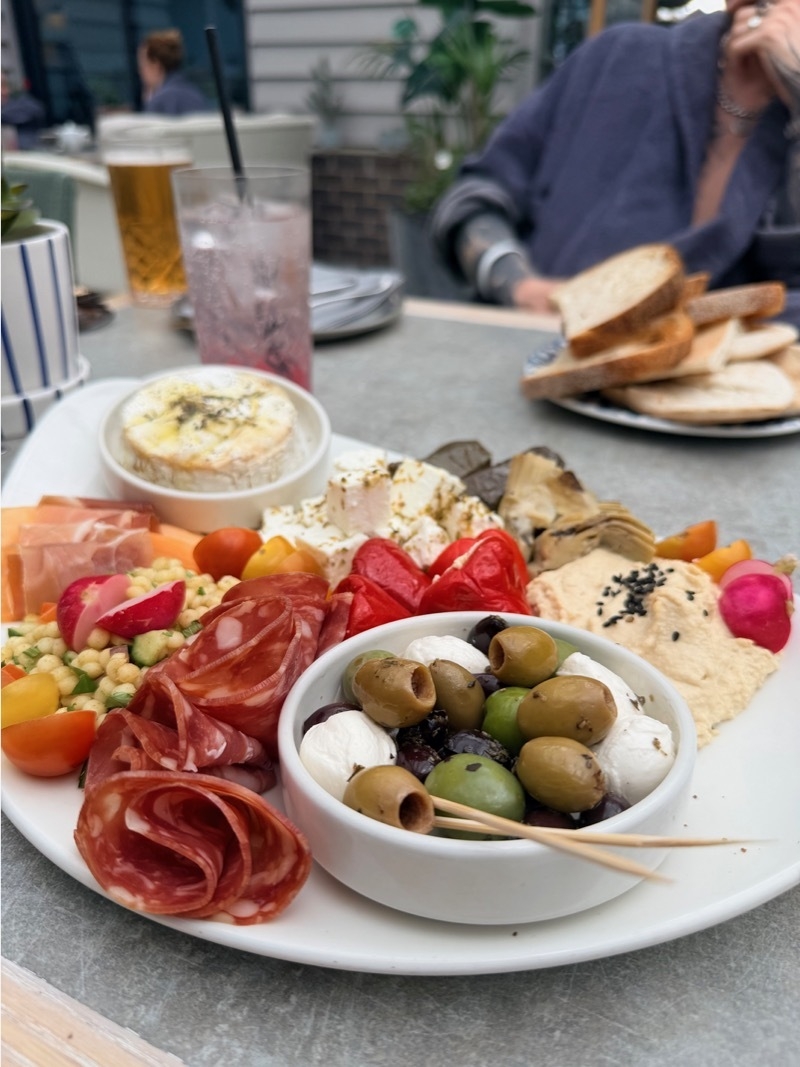 2026 04 22 Manor House Mezze Platter