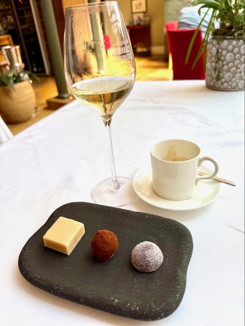 2026 08 10 Art School Petit Fours