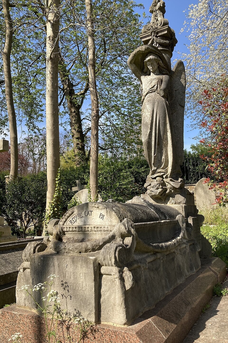 Family Vault Of William Henry Crossland In Highgate Cemetery