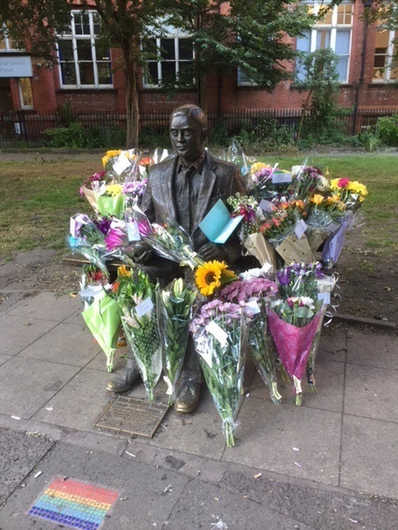 16 07 19 Alan Turings Statue Tess Reddington