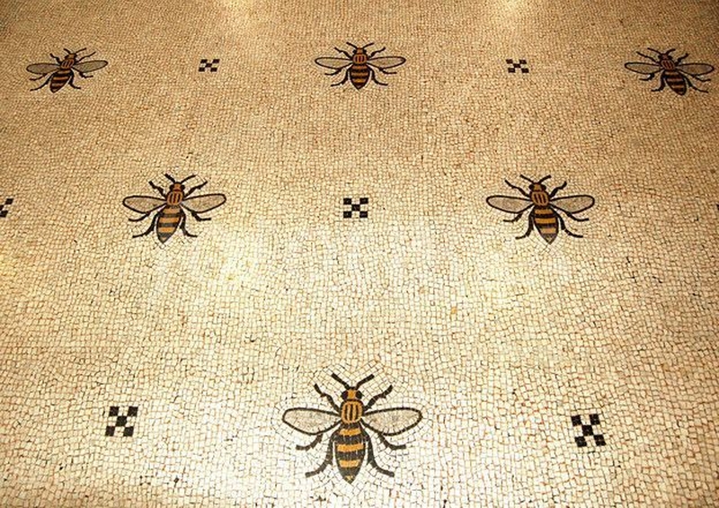 2019 10 22 Tiles Town Hall Bee Mosaic
