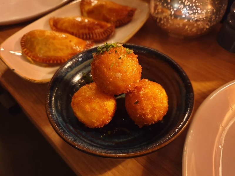 2019 11 22 Leeds El Gato Negro Deep Fried Cheese