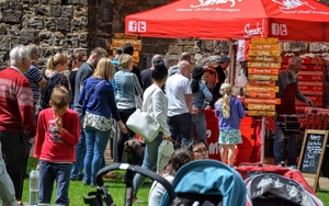 180227 Smak Polish Food Queues At Kirkstall