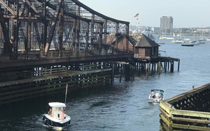 180426 Northern Avenue Bridge