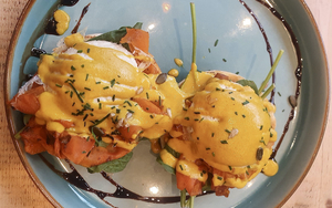 The Vibe Liverpool Vegan Breakfast Smoked Salmon Eggs Benny