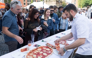 20170427 Italian Festival Demo Pizza