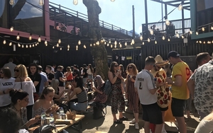 180703 Hatch Outside Oxford Road