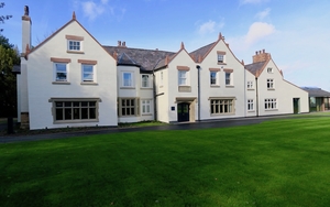 170427 Moor Hall Review Exterior