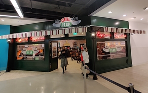 2019 06 14 Central Perk Primark