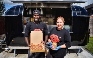 Lucky Mamas Pizza And Pasta In Front Of A Trailer