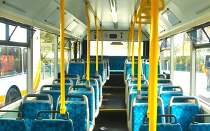 2019 10 09 Empty Bus