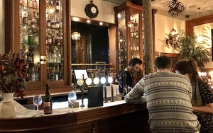 2019 12 18 Ed Castle Pub Interior Main Bar 2