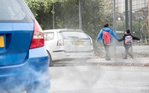 2019 09 04 Air Pollution Road Car Children