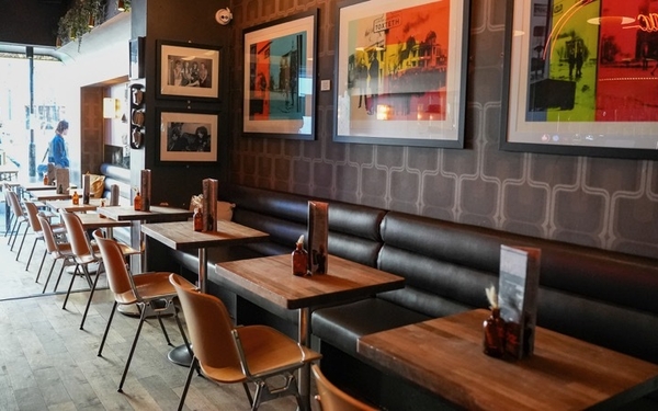 2025 12 01 Café Tabac Inside