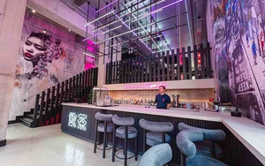 Yum Cha Bar And Steps To Restaurant At Kampus In Manchester