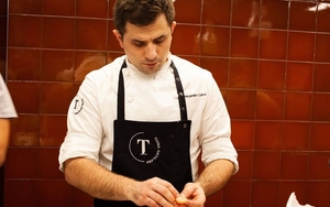 2020 02 05 Alejandro Tast In Kitchen