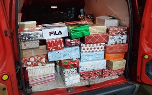 2019 12 13 Mad Dogs Xmas Presents