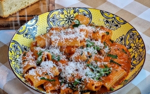 2023 04 21 Nonnas Pasta Rigatoni Alla Vodka Thumbnail 2