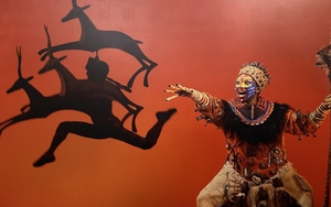 Behind The Scenes At The Lion King The Palace Theatre 2022