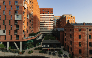 Kampus Exterior Overlooking Canal Street