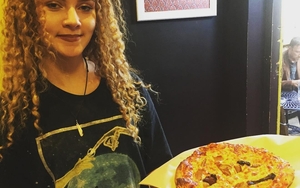 20171019 Dulcimer Pizzagirl