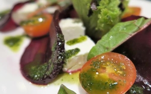 REVIEW | Chez Nous, Sale