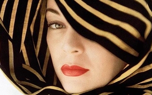 Manchester Art Gallery Unveils Vogue 100 Exhibition