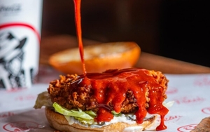 20240909 Confidential Guides Slim Chickens Trafford Centre2 Copy 660X500