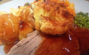 Sunday Dinners: The Moon & Pea